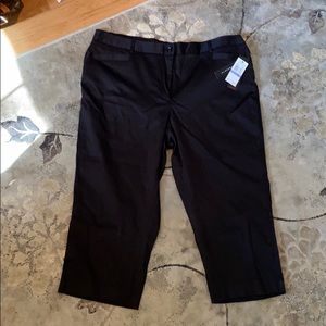 Counterparts black Slimming Capri pants